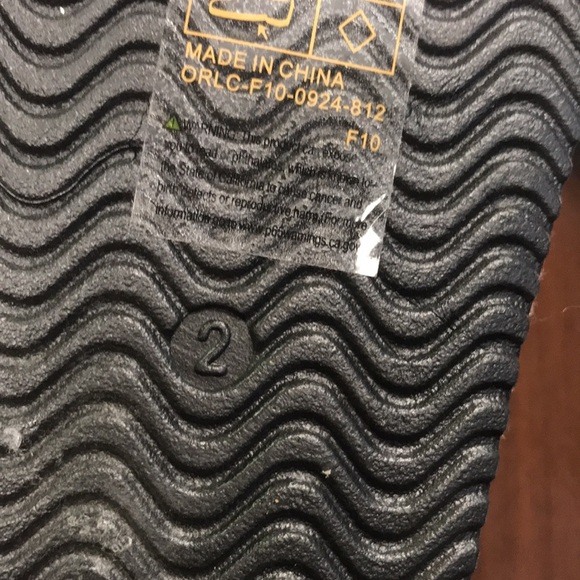 Lucky Brand Girls Pink Sherpa Clogs size 2 NWOT - Picture 5 of 6